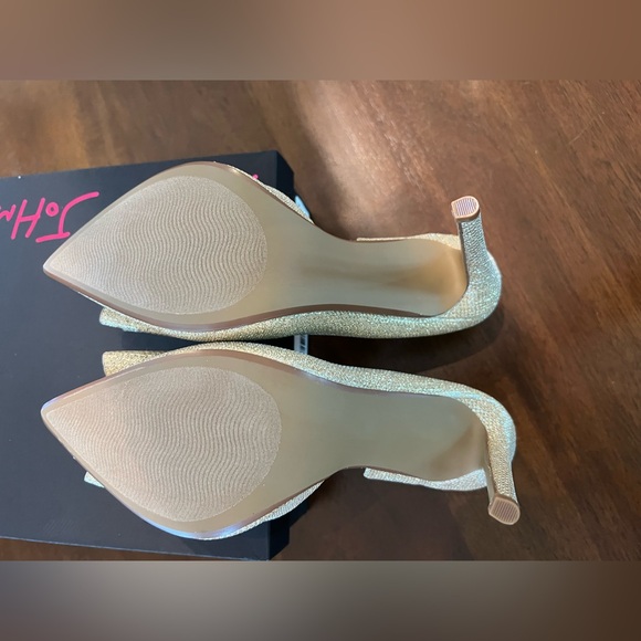 NWT Betsy Johnson Prince Gold Sparkle heels with bow Prom Formal Shoes Size 7 - Picture 8 of 9